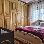 All Seasons Apartments - Free Parking & City Center