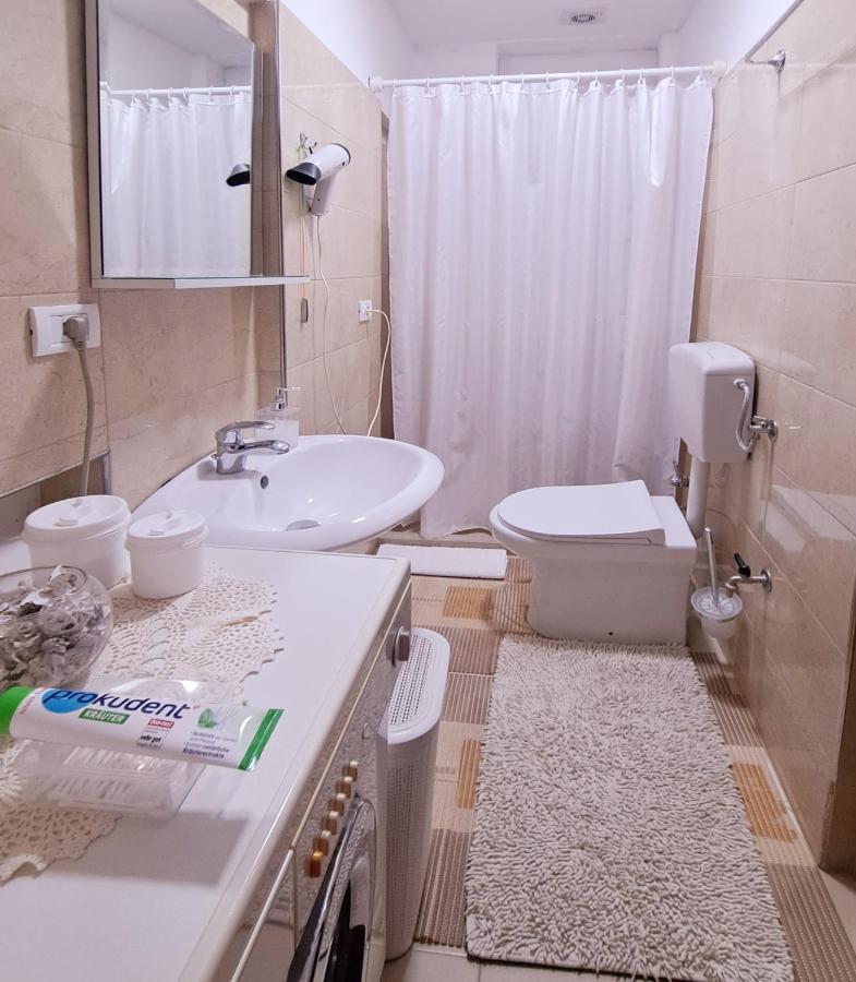 Apartament Seasons - Free Parking & Center Szkodra